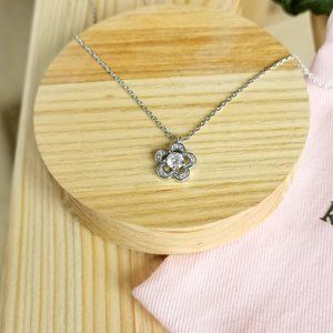 Jeweled Stencil Scallops Silver Mini Necklace